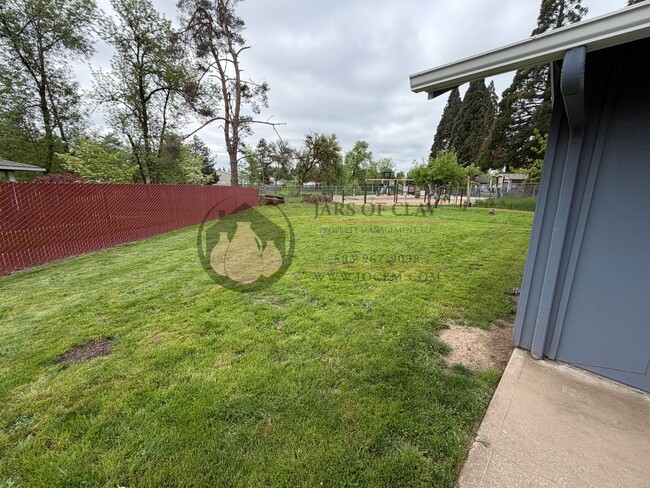 Foto del edificio - Salem 3BR with AC in Every Room! | 2-Car Garage & Fenced Yard