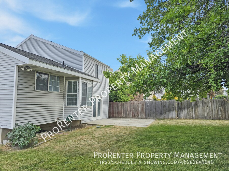 Foto del edificio - 9132 Sandy Creek Cir