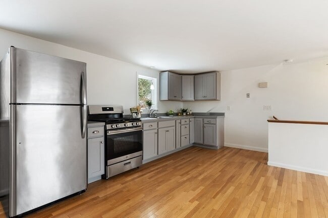 Building Photo - 47 Lake St