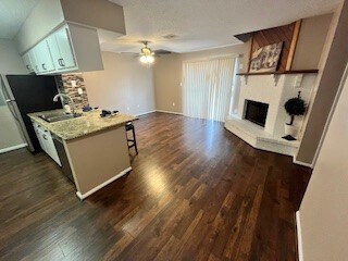 Foto del edificio - 250 El Dorado Blvd