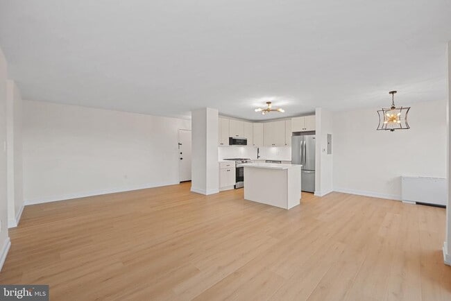 Foto del edificio - 8830 Piney Branch Rd