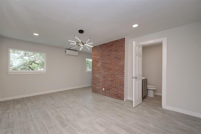 Building Photo - 1747 Wroxton Ct