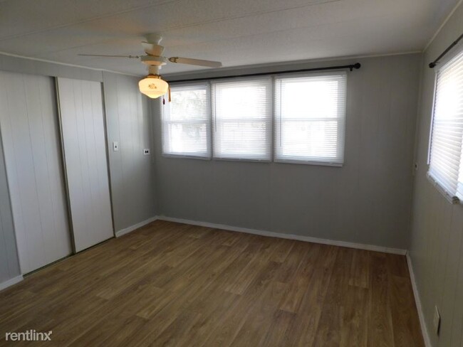 Foto del edificio - 2 br, 1 bath Mobile Home - 6260 Poinsettia Dr