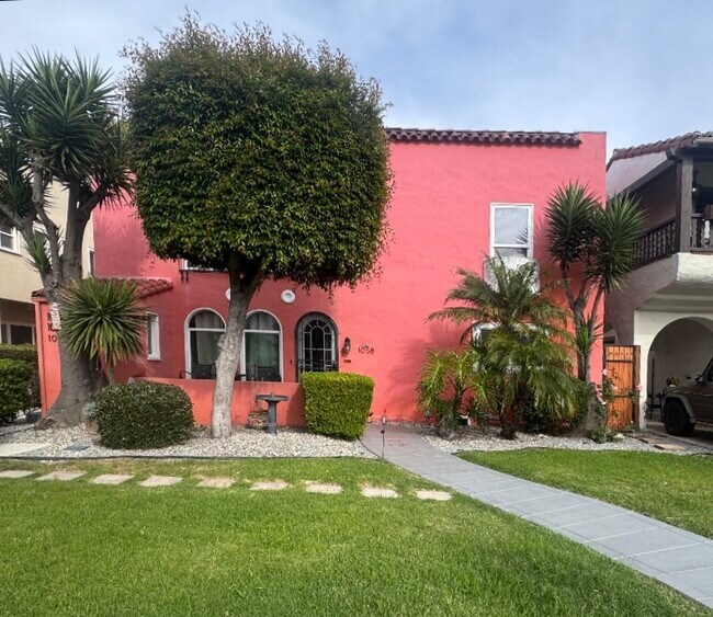 Foto del edificio - 1056 S Redondo Blvd