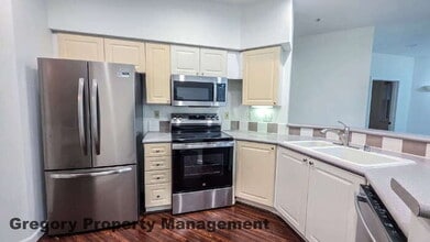 Building Photo - 16125 Juanita Woodinville Way NE