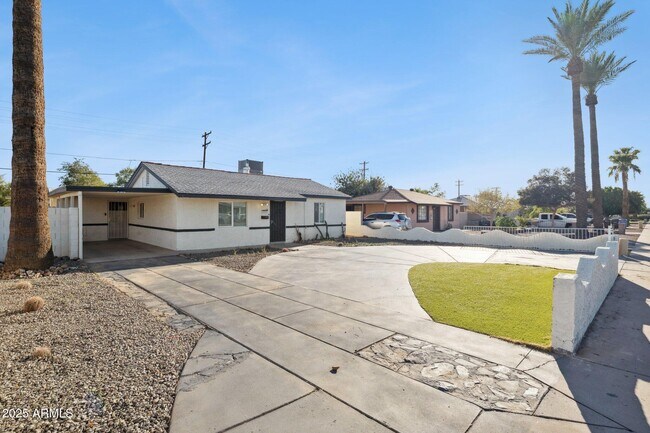 Foto del edificio - 3331 E Oak St