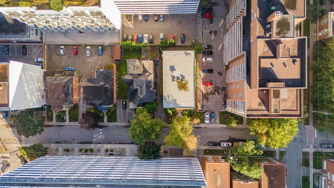 Building Photo - Golden Triangle Apartments