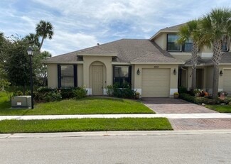 Building Photo - 10031 W Villa Cir