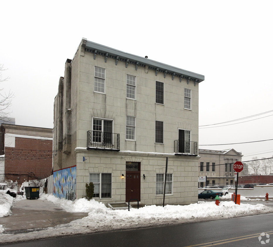 Building Photo - 1844-1846 Callowhill St
