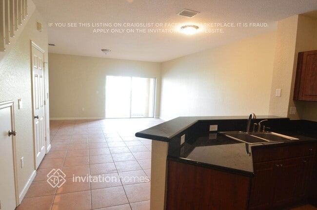 Building Photo - 8899 N Isles Cir