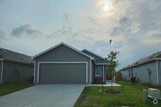 Building Photo - 810 Pawpaw Dr