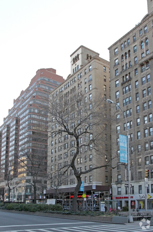 Building Photo - Manhill Apartments
