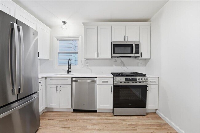 Foto del edificio - 212 Seaview Ave