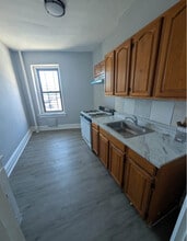 Building Photo - 160 Ellis Ave