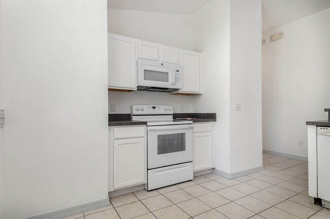 Foto del edificio - 923 Sandy Ridge Dr