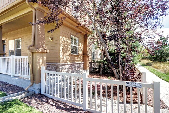 Building Photo - The Meadows townhome 3 bed 2 bath, in Morg...