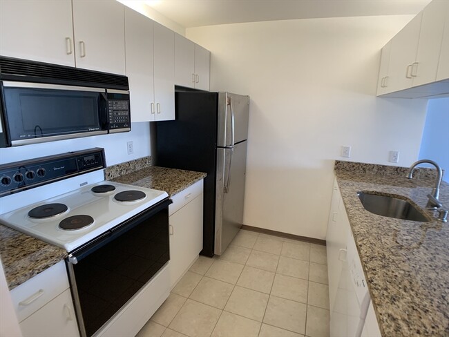 Building Photo - 100 W Squantum St