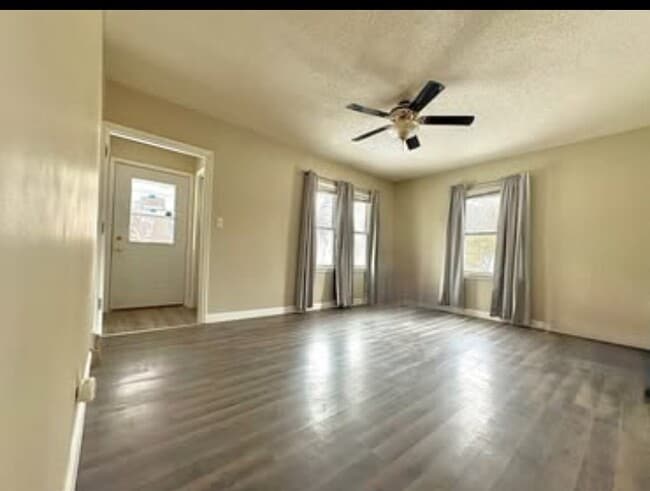 Foto del edificio - 815 Main St S