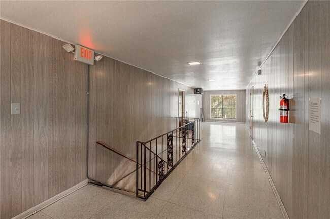 Foto del edificio - 818 University Ave