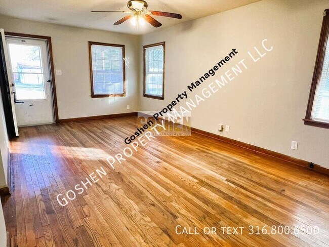 Foto del edificio - Fresh Paint, Clean Home with Big Back Yard