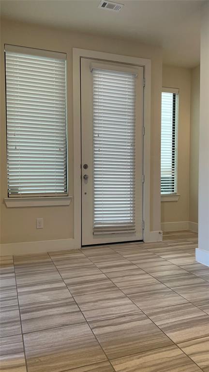 Building Photo - 4025 Tulane St