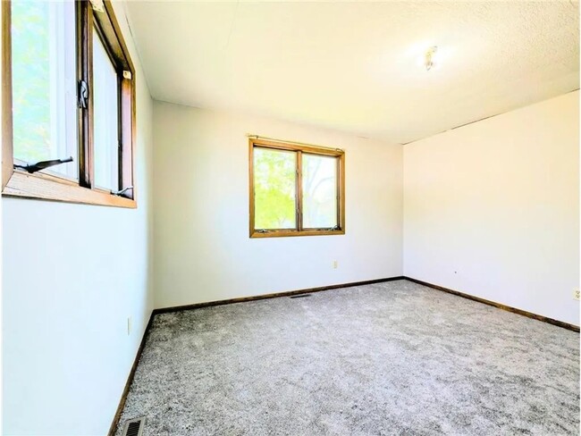 Building Photo - 430 3rd St