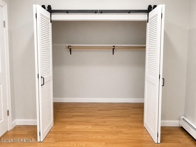 Building Photo - 819 1/2 16th Ave
