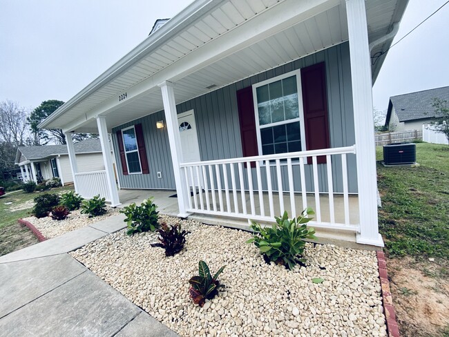 Building Photo - 2224 Janet St