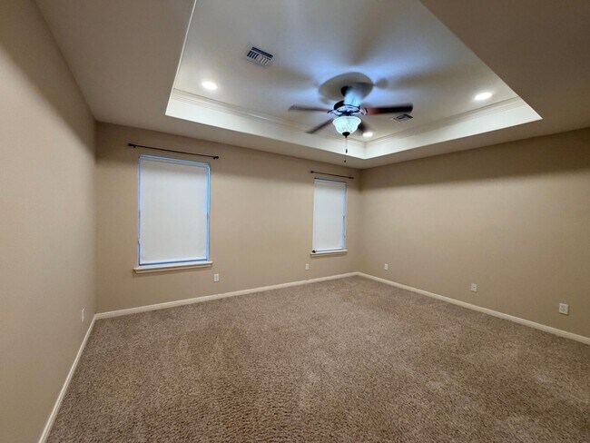 Foto del edificio - Spacious updated 3 bedroom home