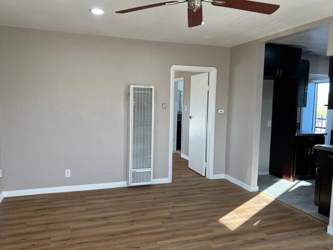 Sala de estar - 3827 Grand Ave