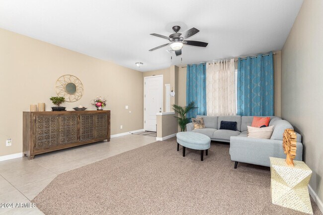 Foto del edificio - 15856 N 76th Ave