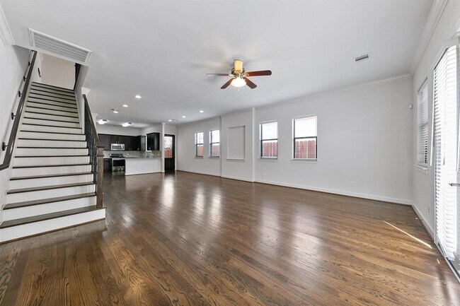 Foto del edificio - 5633 Petty St