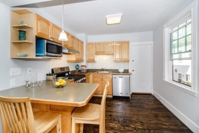 Foto del edificio - 25 Eustis St