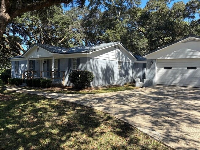 Building Photo - 10101 Border Dr