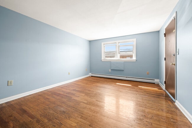 Building Photo - 334 Park Ave