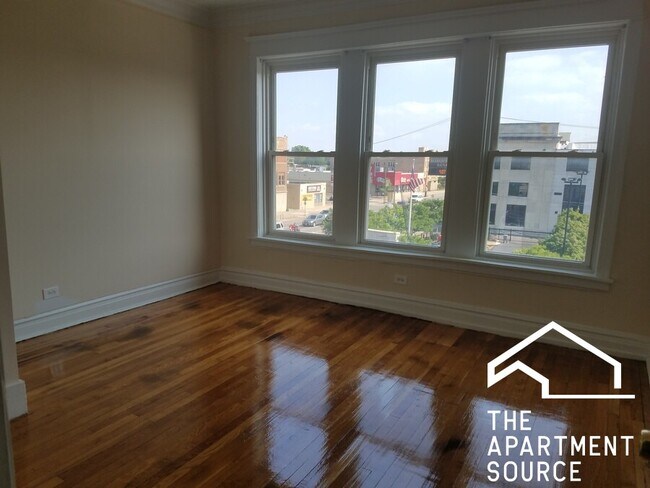 Foto del edificio - 2404 W 63rd St