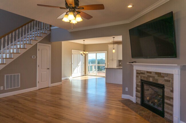 Foto del edificio - Spacious Home with Stunning Views