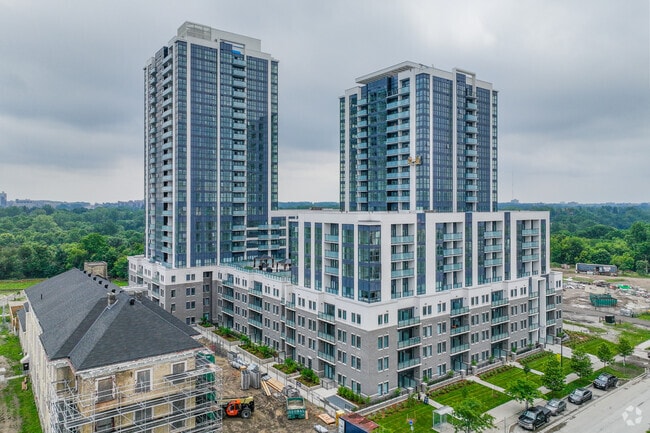 Building Photo - SOHOSQ Rentals