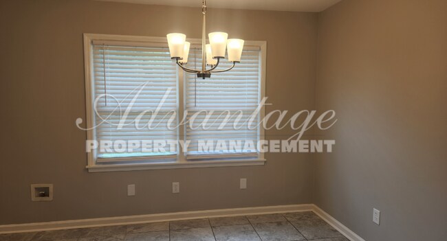 Foto del edificio - Beautifully Renovated Home in Perkins Road...
