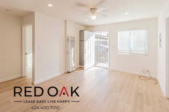 Foto del edificio - 929 1/4 W 77th St-2