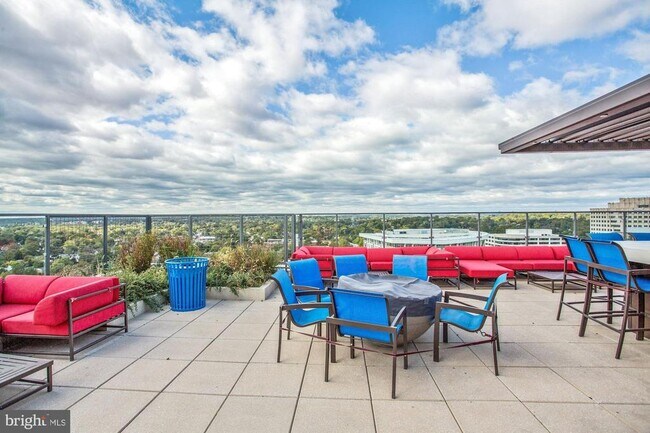 Foto del edificio - 851 N Glebe Rd