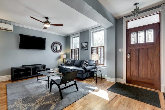 Foto del edificio - 2125 N Winchester Ave