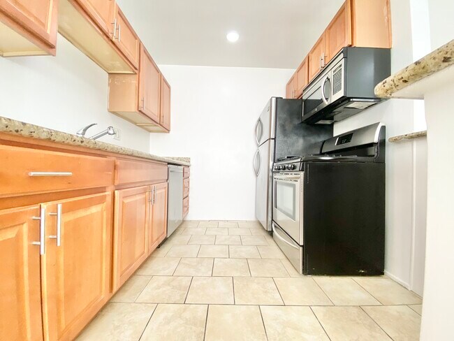 Foto del edificio - 612 Huntley Dr. West Hollywood, CA 90069