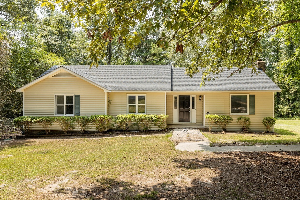 Primary Photo - 104 Greenwood Cir