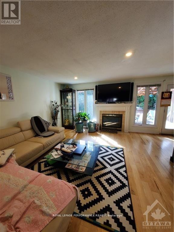 Photo du bâtiment - 1064 Alenmede Crescent