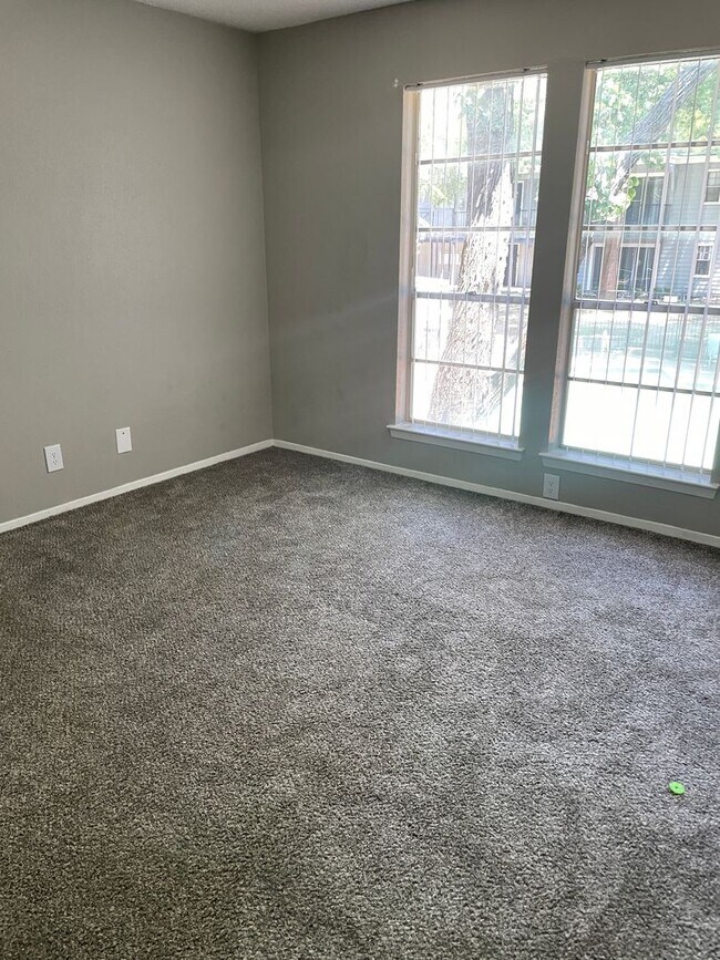 Foto del edificio - 2417 E 55th Pl