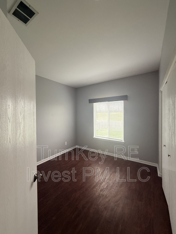 Building Photo - 21339 Earhart Ct