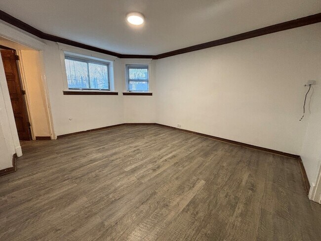 Foto del edificio - 1058 N Kedzie Ave