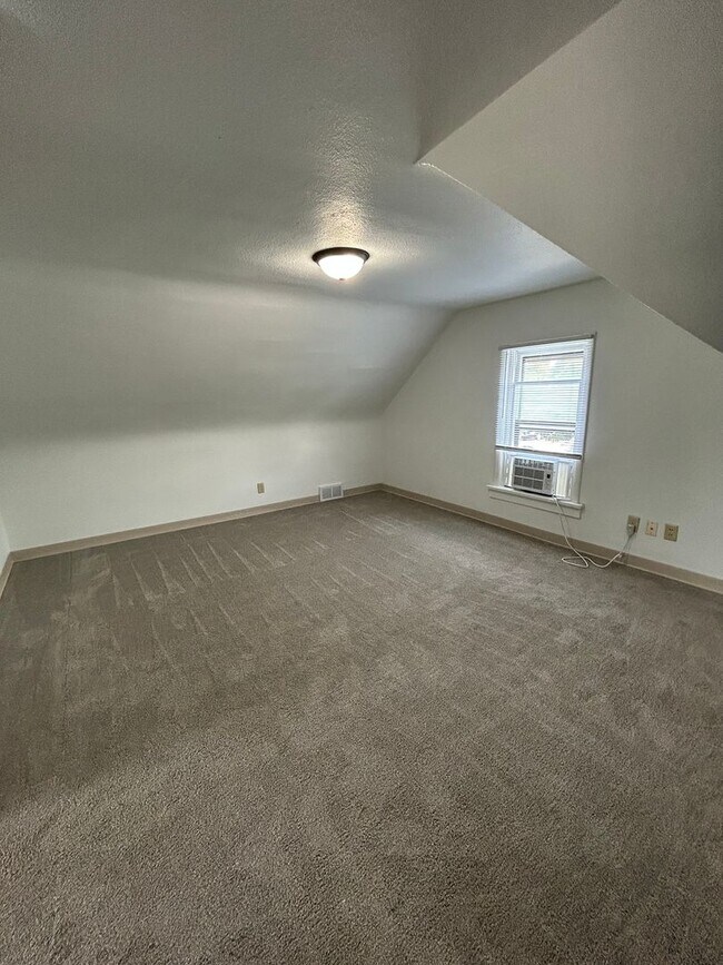 Foto del edificio - 202 2nd Ave NE