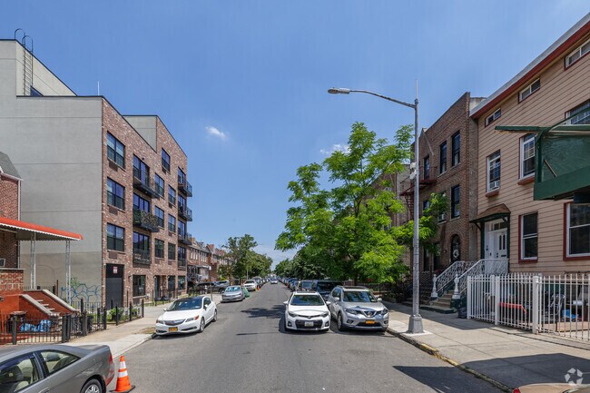 Neighborhood context - 301 Covert St